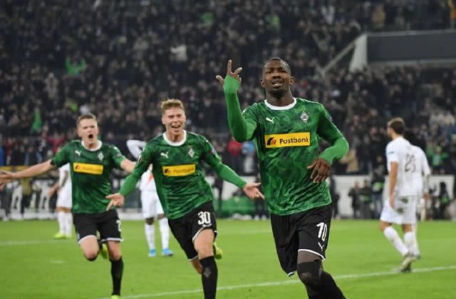 从犯规看问 从犯规看问