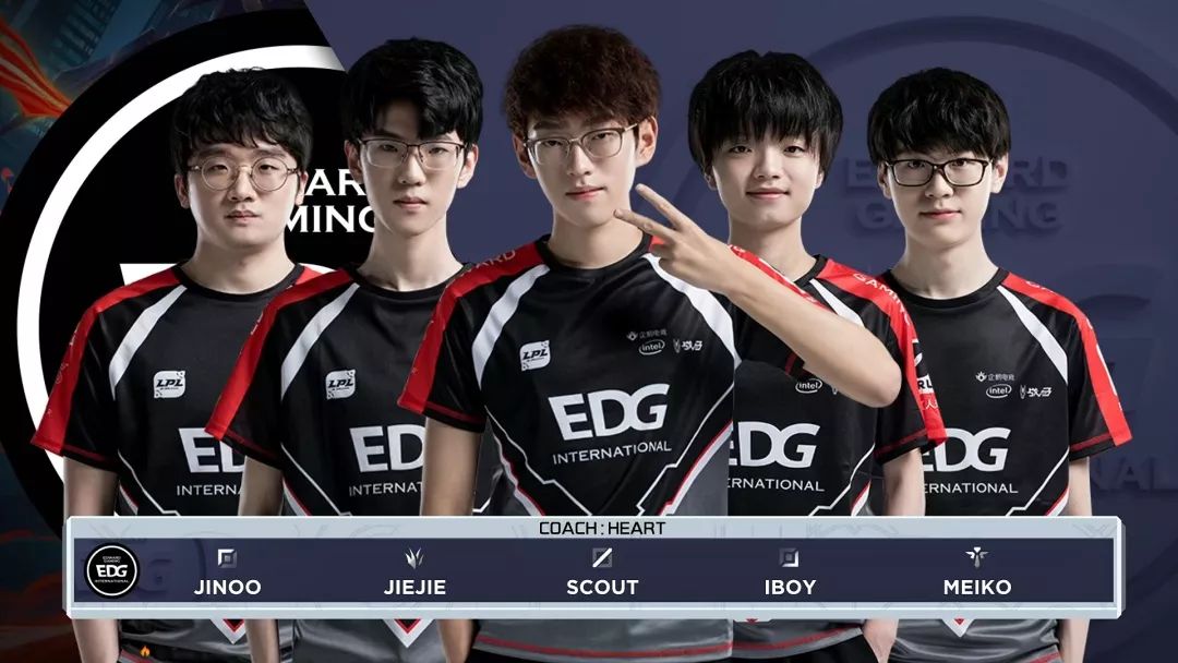 脚必须把球 脚必须把球